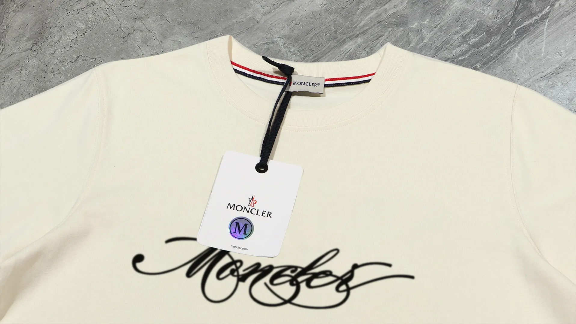 【 In Stock】 〖 𝐌𝐎𝐍𝐂𝐋𝐄𝐑~ 〗 440g ， 😎 ， ， Factory 2025 T ， ， Premium LOGO， Same Style ：Black White Size：S M L XL 2XL